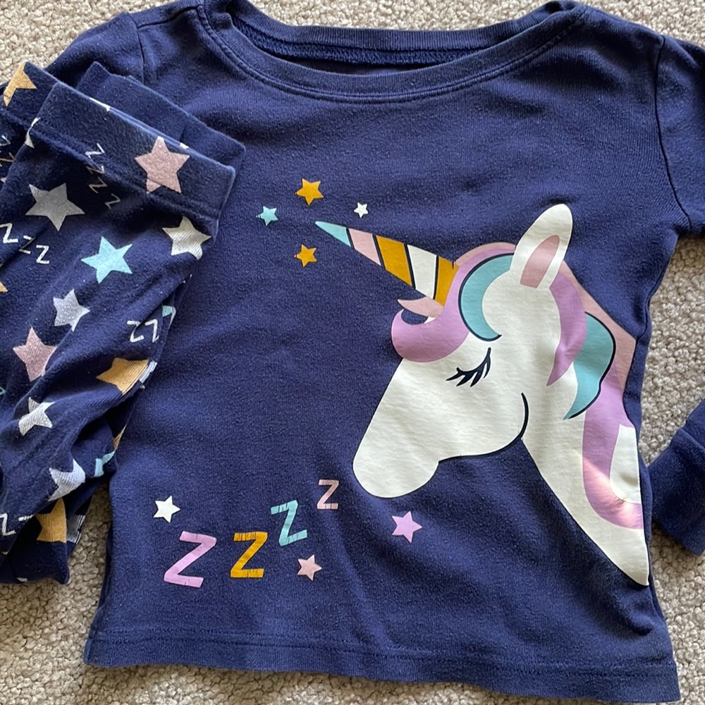 🦄 unicorn PJs from Old Navy. Size 3T. Well loved and comfy.